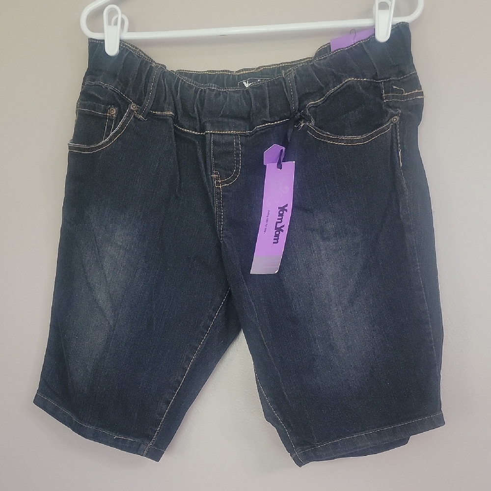 YamYam Dark Wash Jean Shorts Maternity Size S NWT